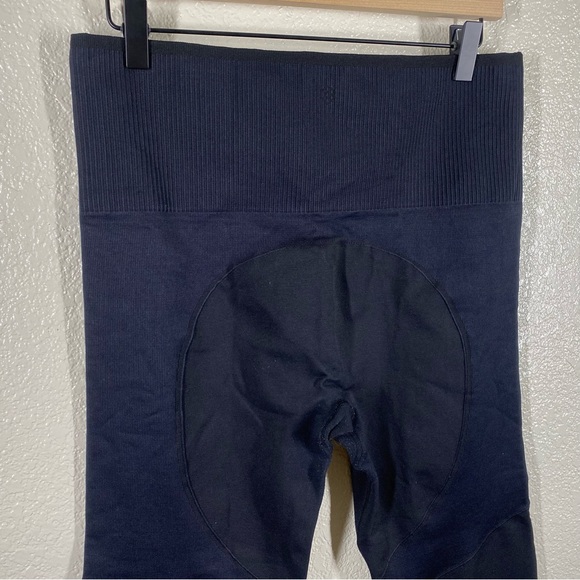 Thirdlove Flex Seamless Compression Legging - Picture 4 of 7